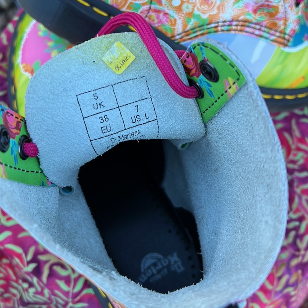 Dr. Martens Colorful Retro Psychedelic Pascal Daze Floral Combat Boots EC 🥰 - Picture 17 of 17